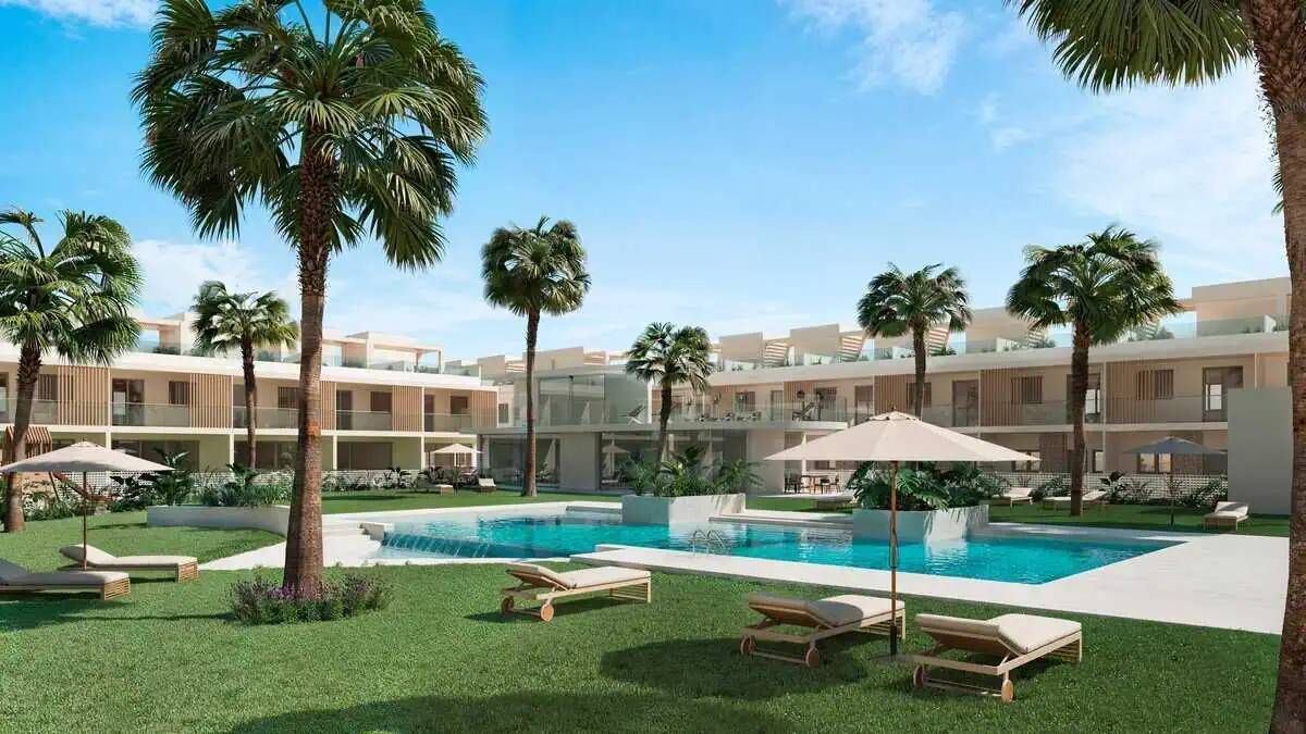 Piscina y jardines
